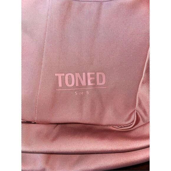 Toned by Ashy Bines 3/4 Leggings with Shiny Stripes - Picture 5 of 11